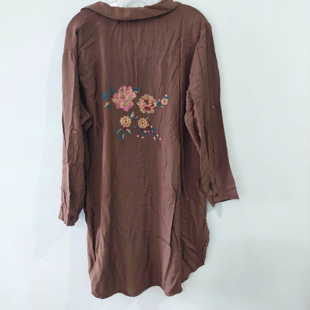 Song of Style Tunic Shirt size 2X Brown with floral embroidered design roll tab